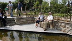 terras in expositie tuin